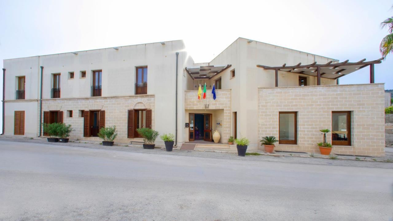 Insula Hotel Favignana Bagian luar foto